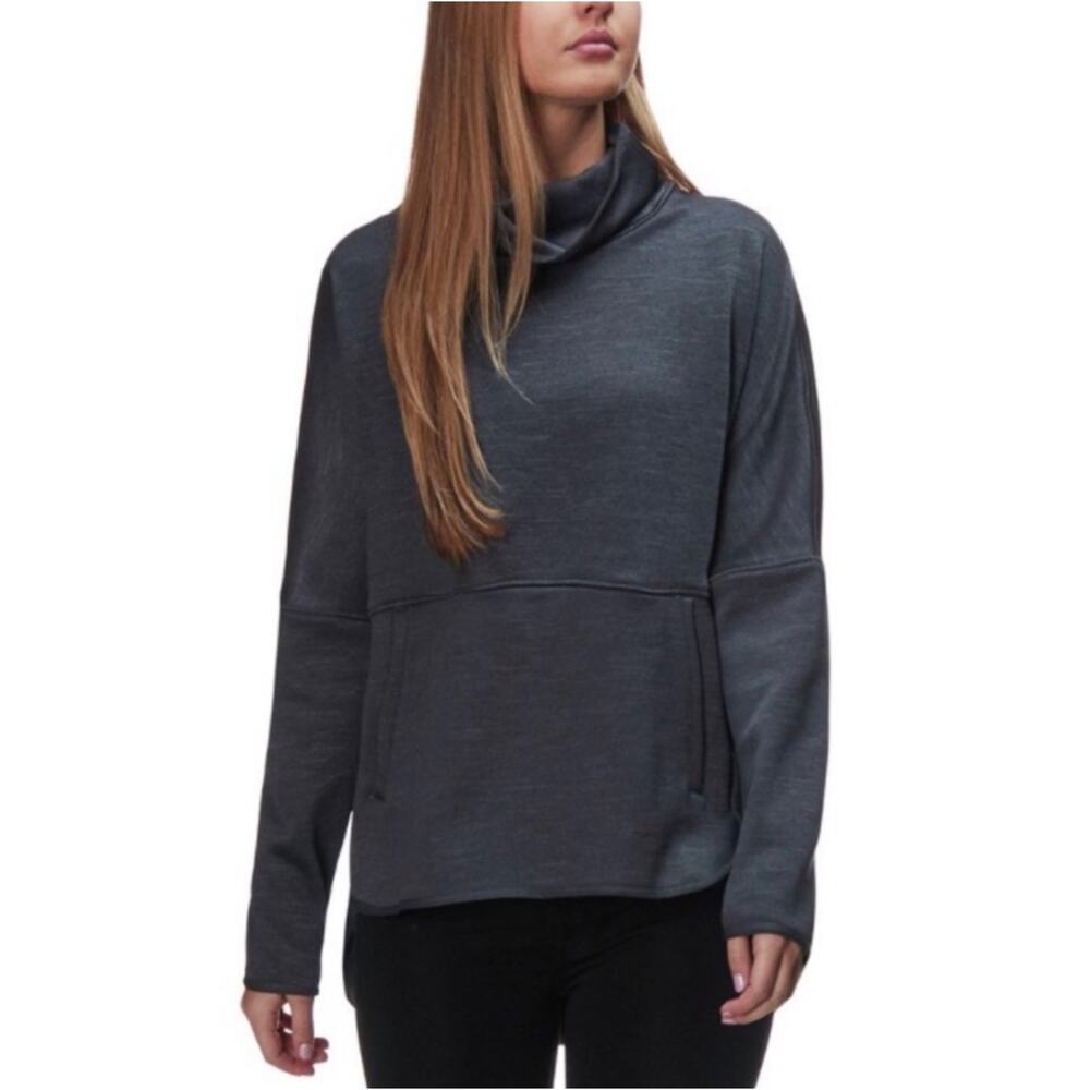The North Face Women's Slacker Poncho in Heather Grey, S/M